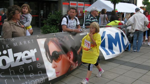 ../Images/BenefizlaufMerseburg2011 (25).jpg